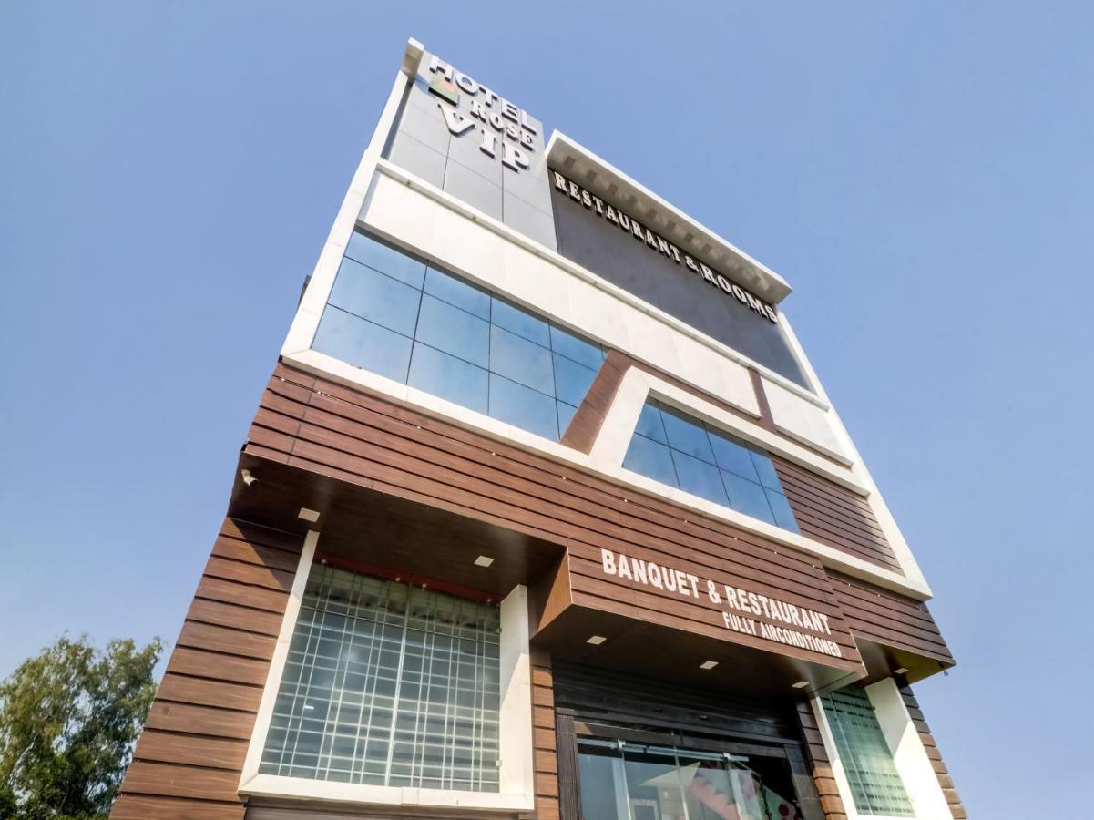Oyo Flagship 83121 Hotel Rose Vip Saharanpur Exterior foto